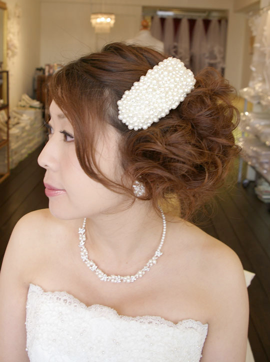 ブライダルボンネ ウエディングボンネ ヘアアクセサリー　髪飾り ウエディングボンネ 花嫁 花嫁の髪型ヘアスタイル、アレンジもご提案しています。
