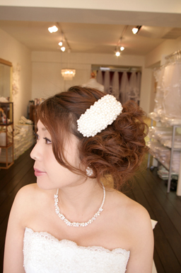 ブライダルボンネ ウエディングボンネ ヘアアクセサリー　髪飾り ウエディングボンネ 花嫁 花嫁の髪型ヘアスタイル、アレンジもご提案しています。