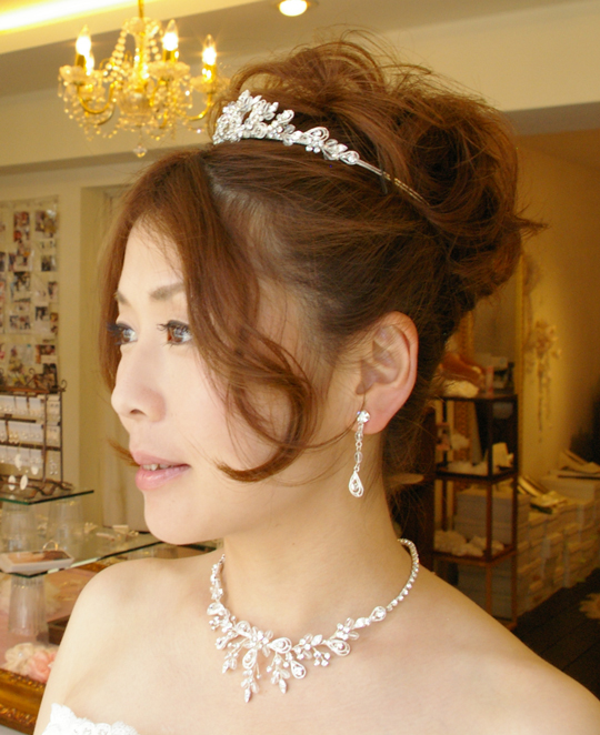 ウエディングネックレス ブライダルネックレス 挙式や披露宴で使いたい上品で美しいネックレス・イヤリングセット
