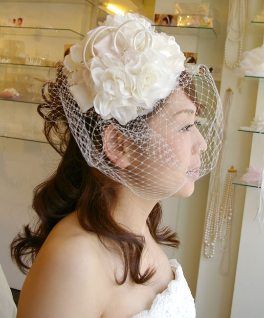 ブライダル髪飾り ヘアアクセサリー 花嫁ヘアスタイル 髪型もご提案！