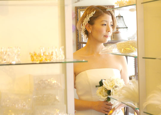 ブライダルヘアアクセサリー ウエディングティアラ ヘアアクセサリー 挙式にオススメの髪飾りです。 花嫁の髪型ヘアスタイル、アレンジもご提案しています。
